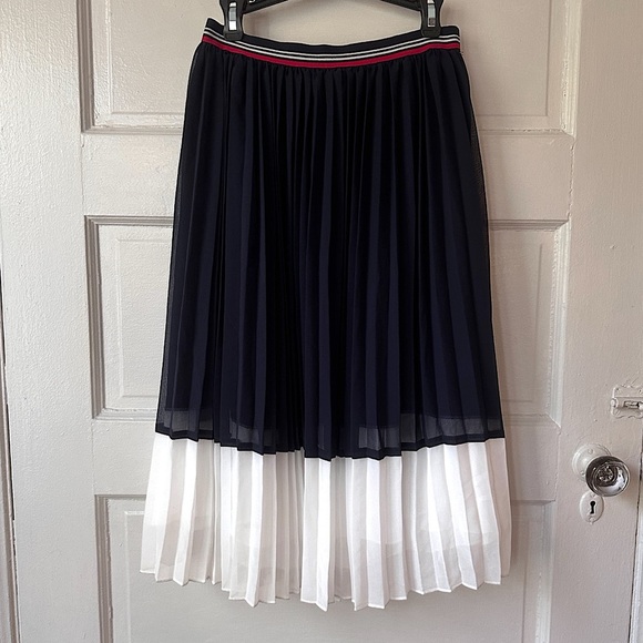 Tommy Hilfiger Women’s Skirt XS Micro Pleated A-Line Knee Length Preppy Classic - Picture 4 of 15